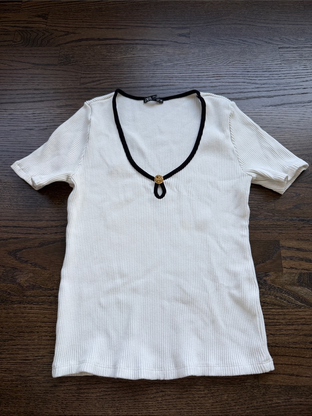 Zara Cream Ribbed Short-Sleeve Top with Black Trim and Gold Button